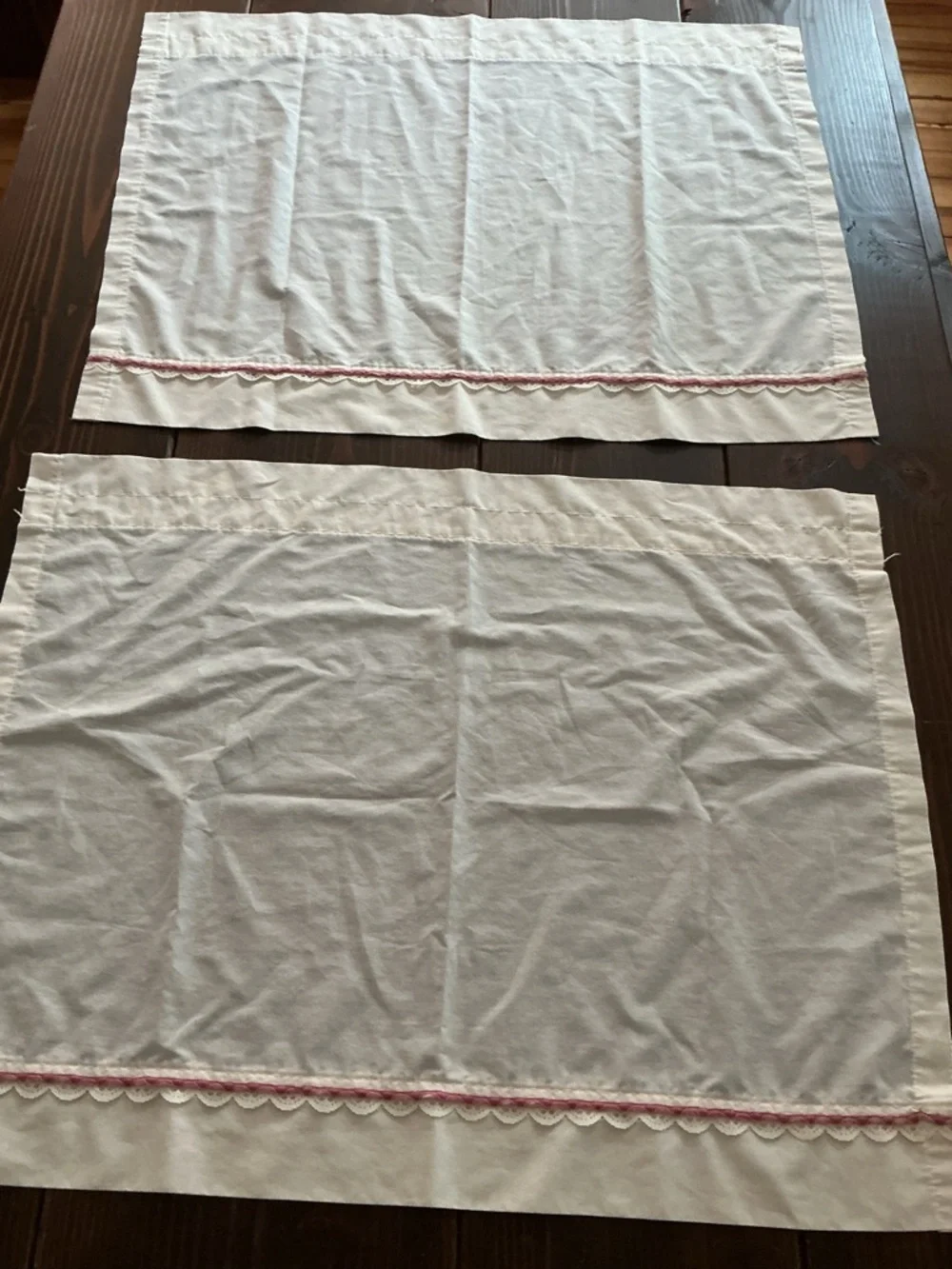 Adorable Vintage Curtains w Lacey Ribbon Trim